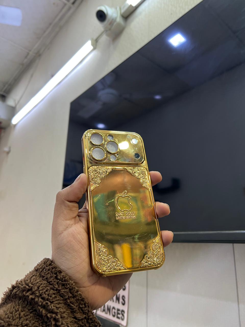 Premium Gold-Plated iPhone Cover for 13pro,13pro max,14pro,14pro max,15pro,15pro max,16pro,16pro max,17pro,17pro max